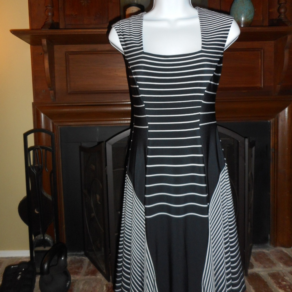 NWOT black and cream stripe sailor dress,6